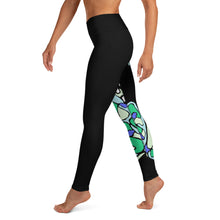 Load image into Gallery viewer, Black Snake Leggings
