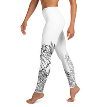 Load image into Gallery viewer, Black &amp; White Lizard Yoga Leggings
