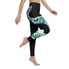 Load image into Gallery viewer, Black Snake Leggings
