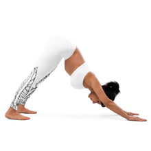 Load image into Gallery viewer, Black &amp; White Lizard Yoga Leggings
