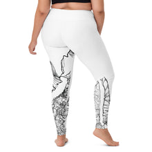 Load image into Gallery viewer, Black &amp; White Lizard Yoga Leggings
